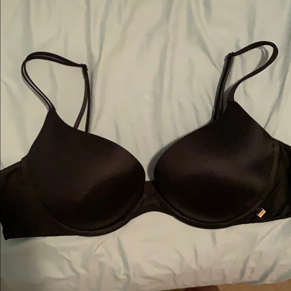 Victoria’s Secret very sexy bra size 38C